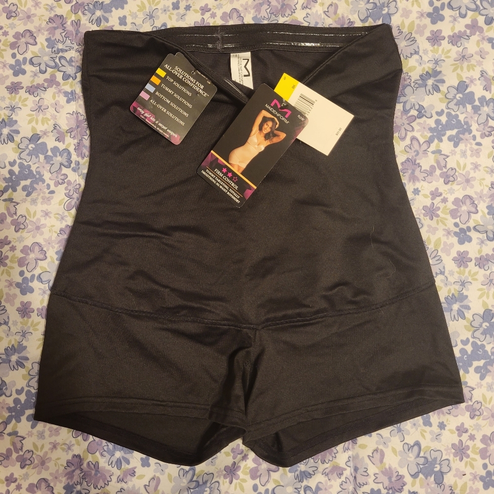 Maidenform Tummy Solutions Boy Shorts Medium